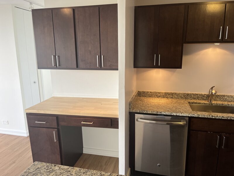 4343 N Clarendon Avenue Chicago IL 60613