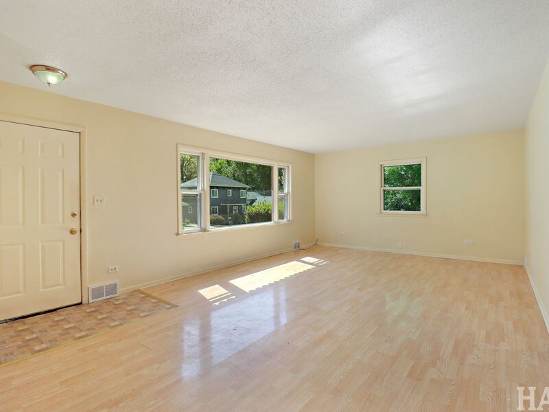 26 Woodland Avenue Fox Lake IL 60020