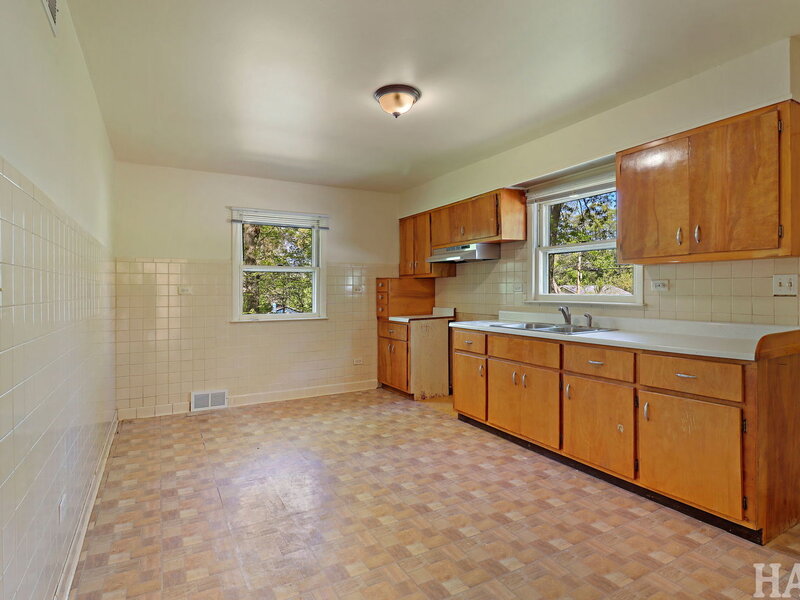 26 Woodland Avenue Fox Lake IL 60020