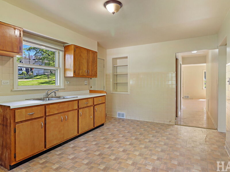 26 Woodland Avenue Fox Lake IL 60020