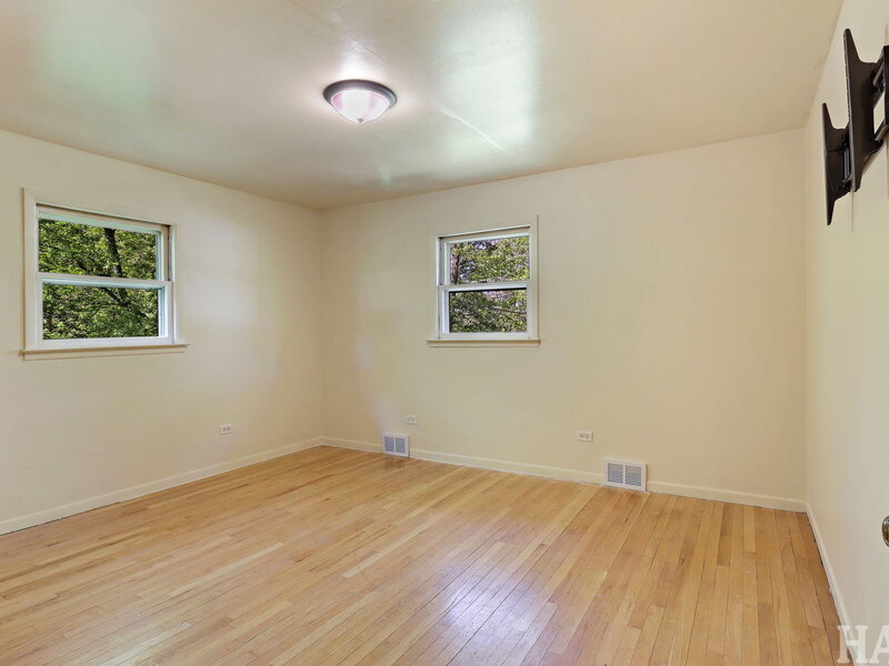 26 Woodland Avenue Fox Lake IL 60020