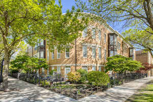 Photo of 2477 W Montrose Avenue Chicago IL 60618