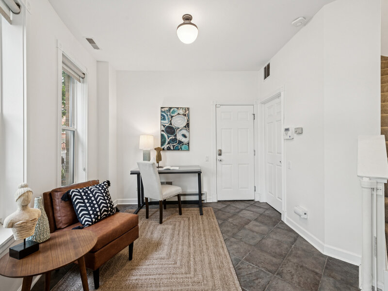 2477 W Montrose Avenue Chicago IL 60618