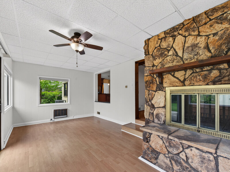 1717 N Burning Bush Lane Mount Prospect IL 60056