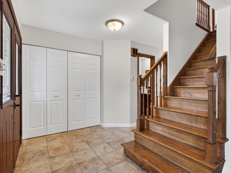 1717 N Burning Bush Lane Mount Prospect IL 60056