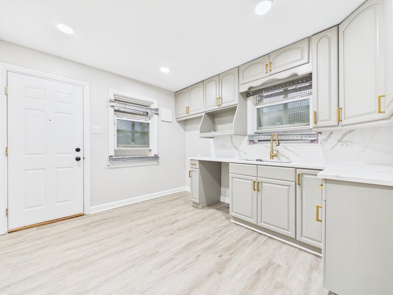 10615 S Vernon Avenue Chicago IL 60628