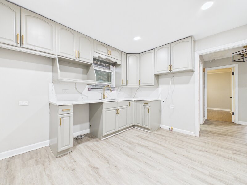 10615 S Vernon Avenue Chicago IL 60628