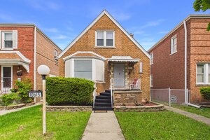 Photo of 10615 S Vernon Avenue Chicago IL 60628