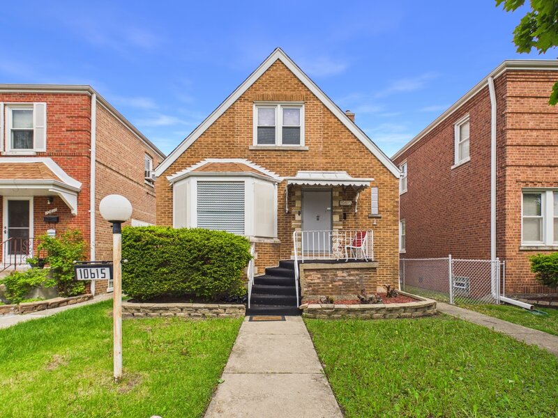 10615 S Vernon Avenue Chicago IL 60628