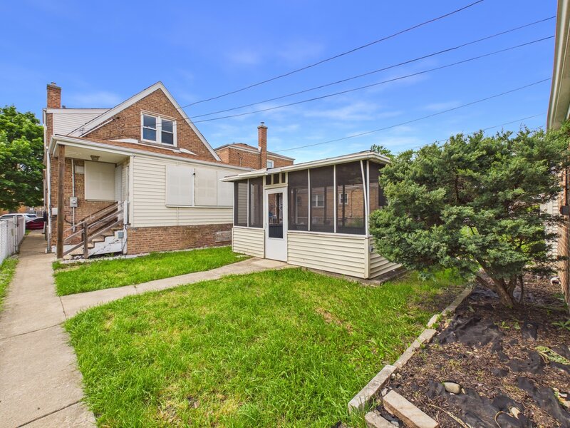 10615 S Vernon Avenue Chicago IL 60628