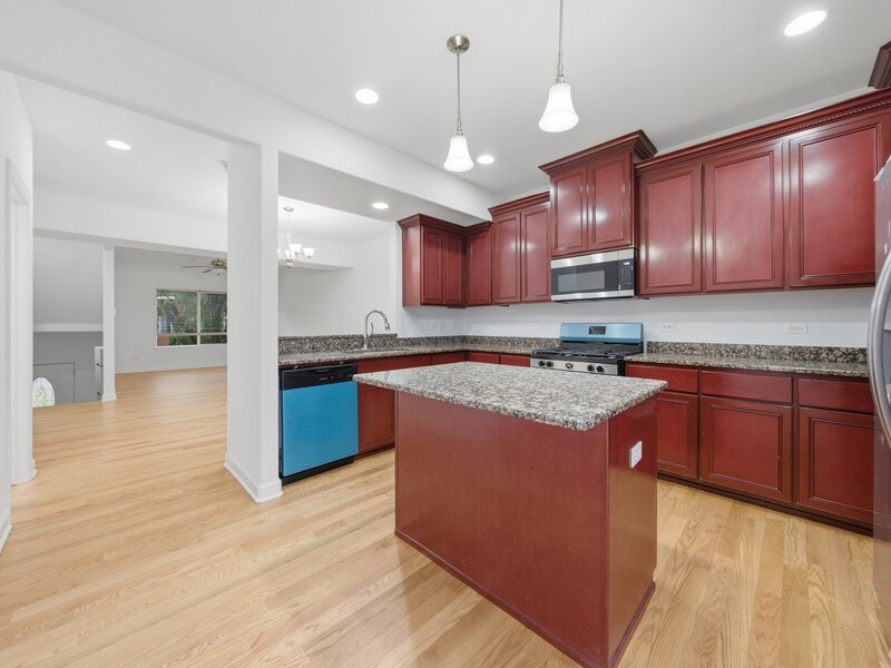 7204 W 83rd Street Bridgeview IL 60455