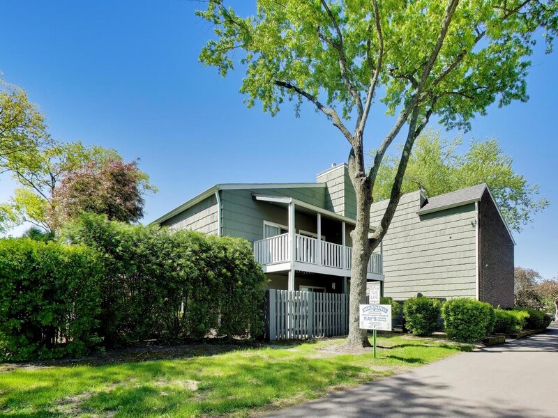 1520 Stonebridge Trail Wheaton IL 60189