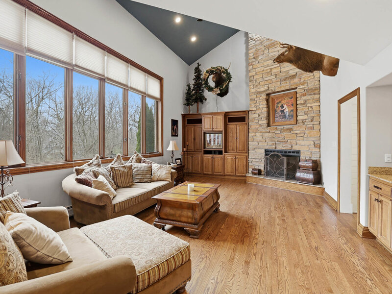 33 W Eureka Avenue Lemont IL 60439