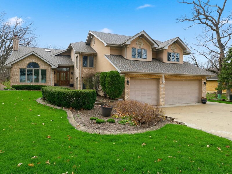33 W Eureka Avenue Lemont IL 60439