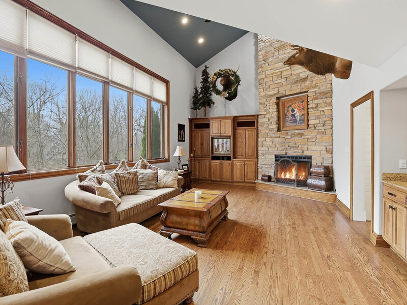 33 W Eureka Avenue Lemont IL 60439