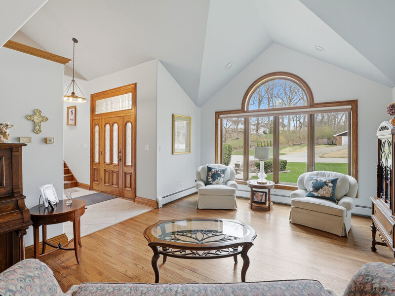 33 W Eureka Avenue Lemont IL 60439