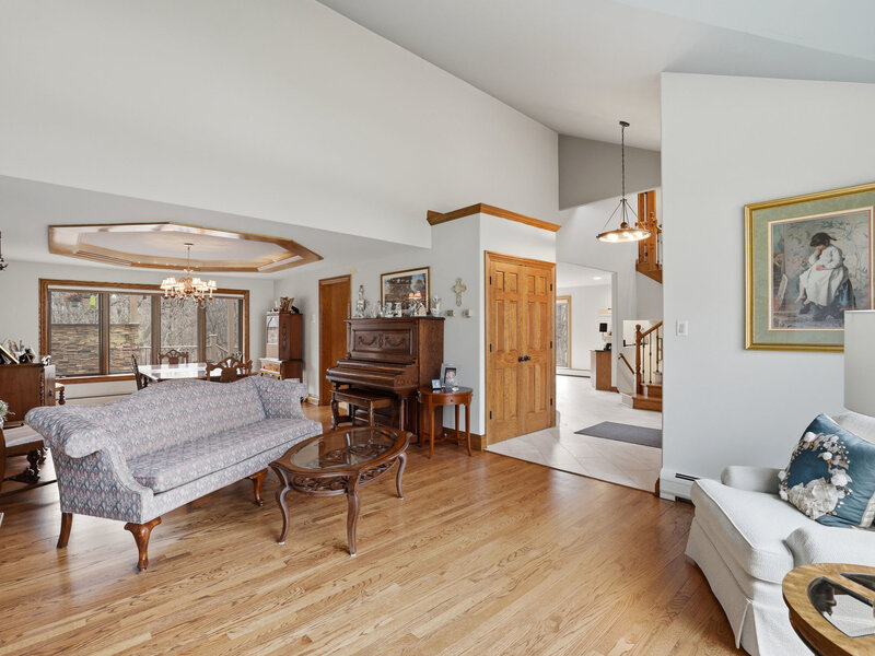 33 W Eureka Avenue Lemont IL 60439