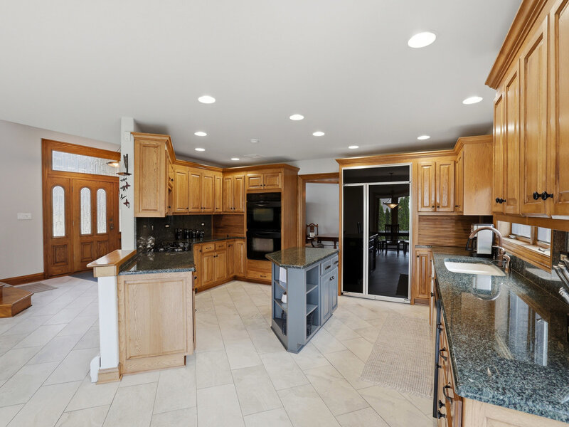 33 W Eureka Avenue Lemont IL 60439