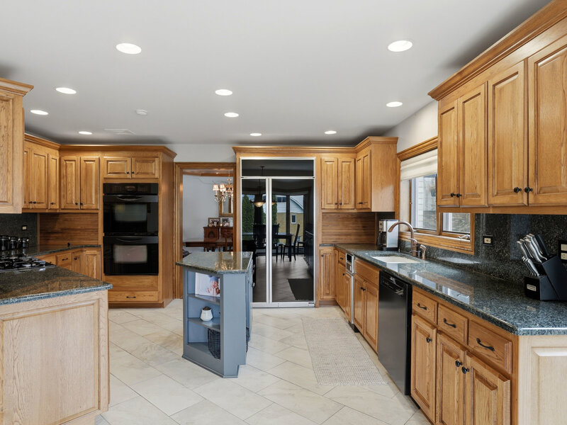33 W Eureka Avenue Lemont IL 60439