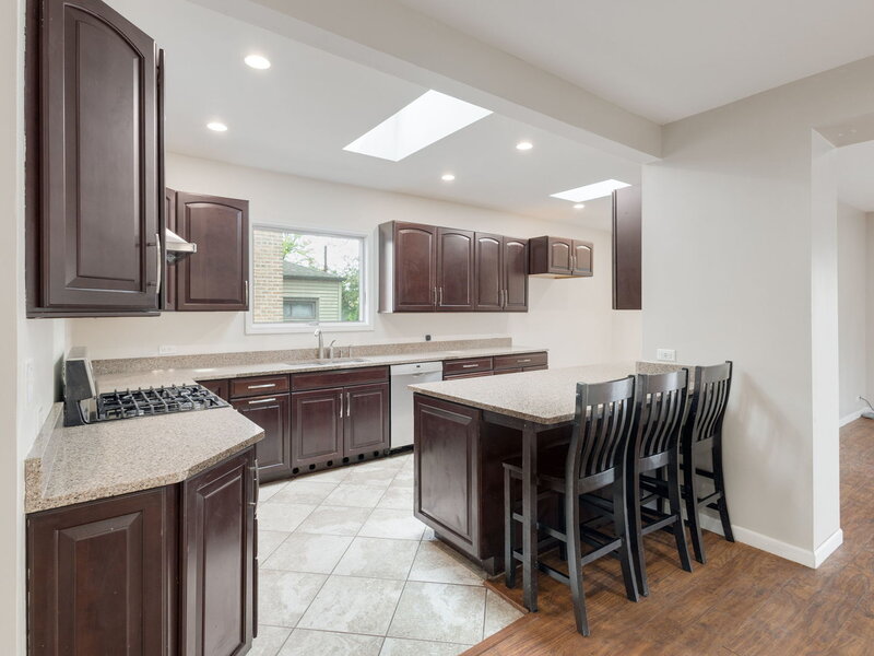 9535 S Fairfield Avenue Evergreen Park IL 60805