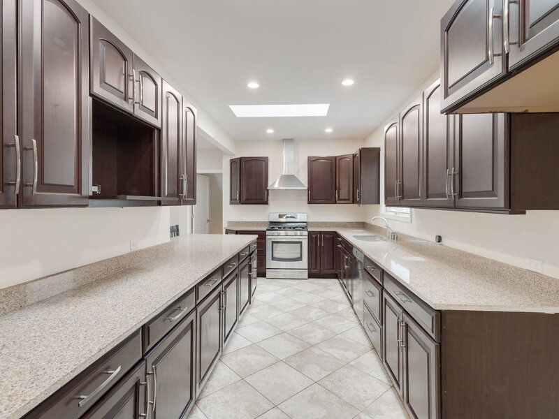9535 S Fairfield Avenue Evergreen Park IL 60805