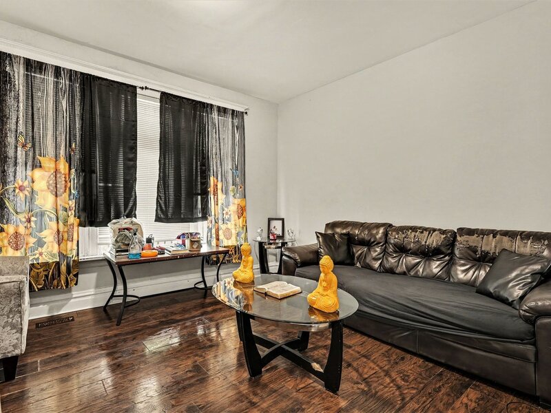 32 W 110th Place Chicago IL 60628
