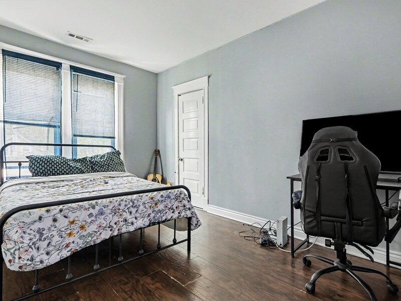 32 W 110th Place Chicago IL 60628