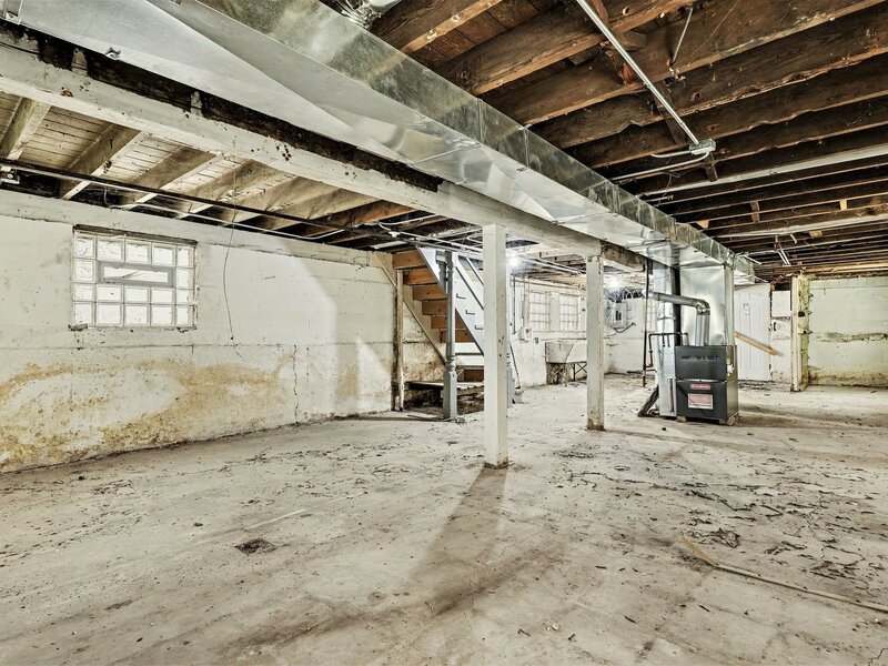 32 W 110th Place Chicago IL 60628