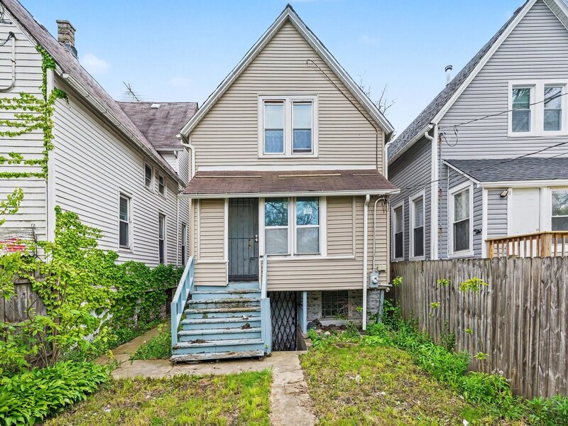 32 W 110th Place Chicago IL 60628