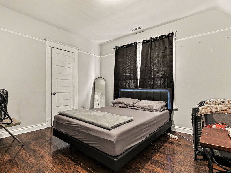 32 W 110th Place Chicago IL 60628