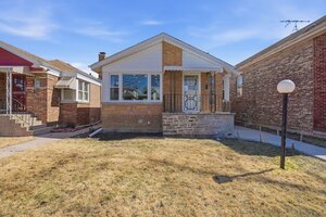 Photo of 9919 S Peoria Street Chicago IL 60643