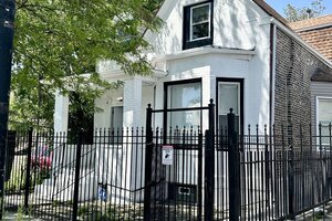 Photo of 2720 W Harrison Street Chicago IL 60612