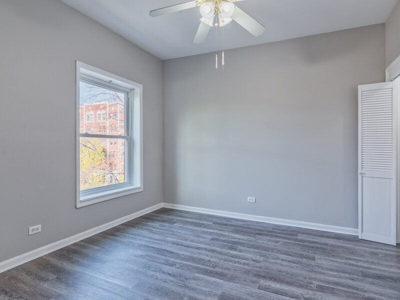1327 E 52nd Street Chicago IL 60615