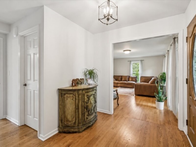 250 Wilshire Road Lake Forest IL 60045