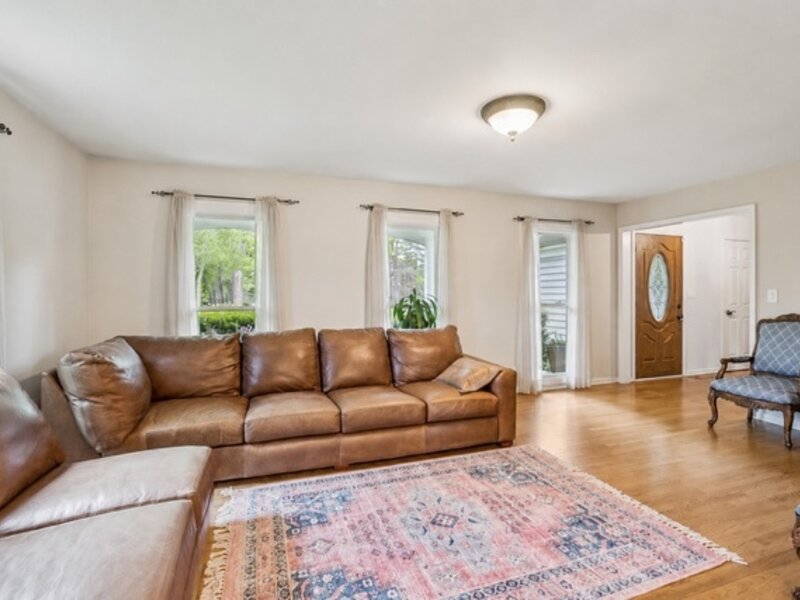 250 Wilshire Road Lake Forest IL 60045