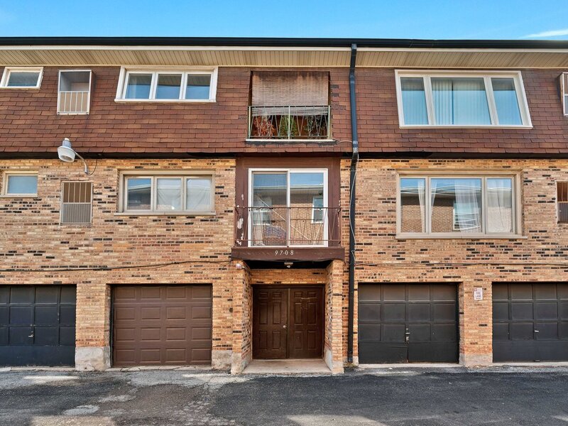 9708 Nottingham Avenue Chicago Ridge IL 60415