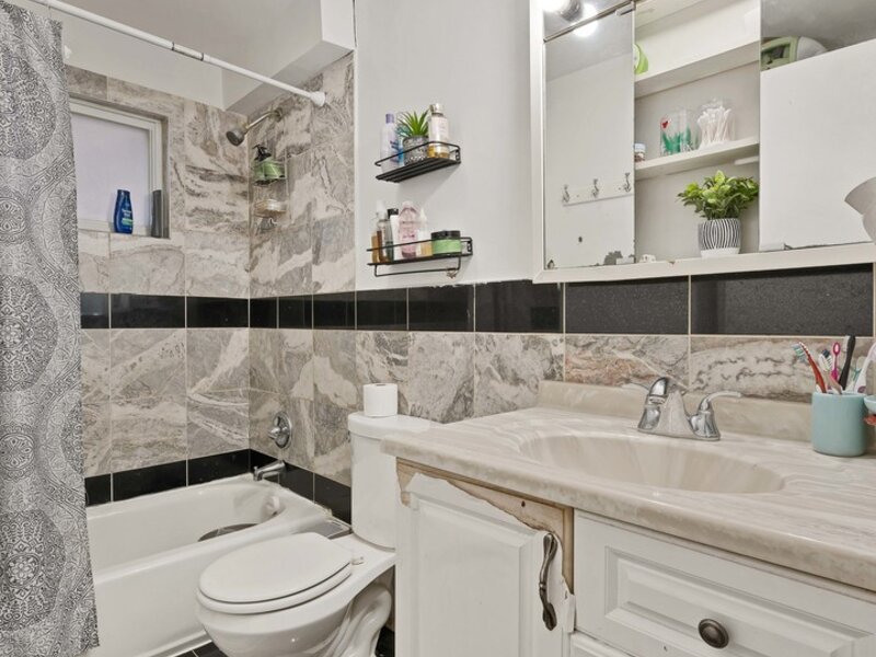 9708 Nottingham Avenue Chicago Ridge IL 60415
