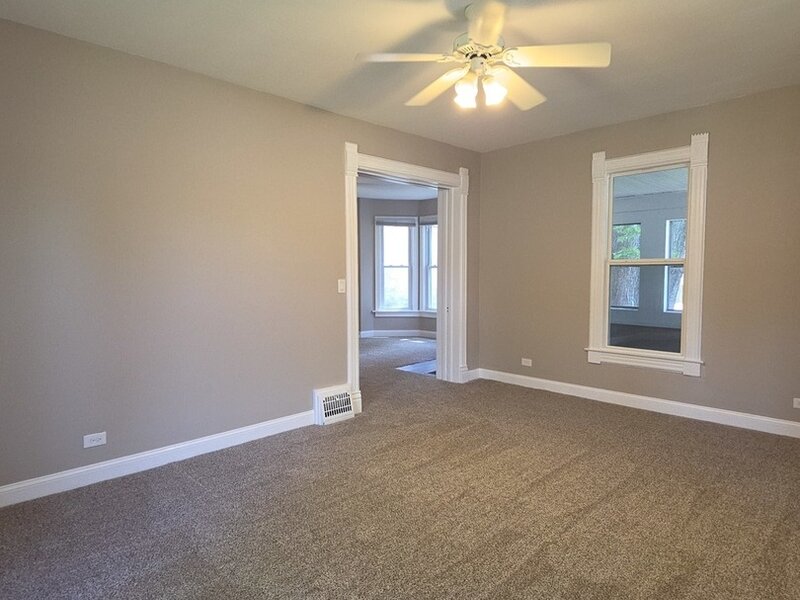 118 N Washington Street Carpentersville IL 60110