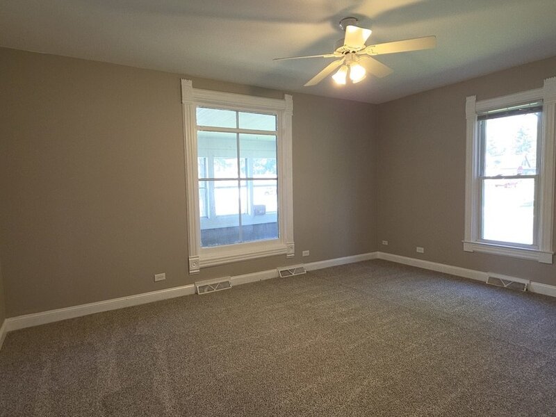 118 N Washington Street Carpentersville IL 60110
