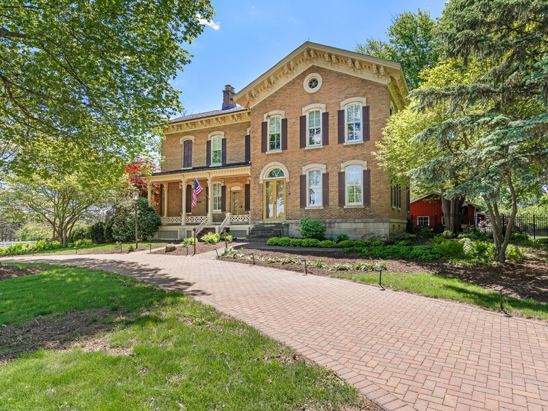 1542 Plainfield Road Oswego IL 60543