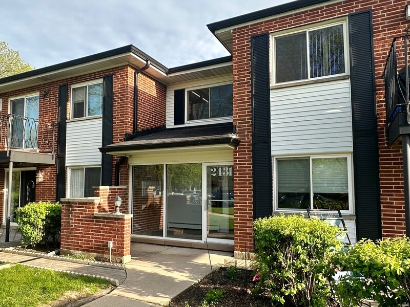 2431 E Brandenberry Court Arlington Heights IL 60004