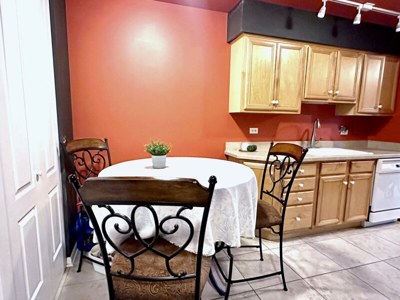 2431 E Brandenberry Court Arlington Heights IL 60004