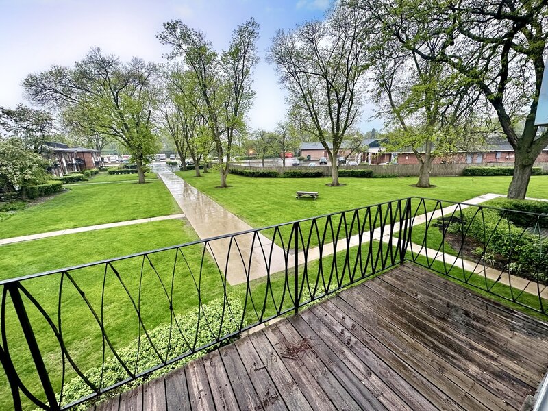 2431 E Brandenberry Court Arlington Heights IL 60004