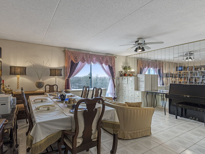 9731 N Fox Glen Drive Niles IL 60714