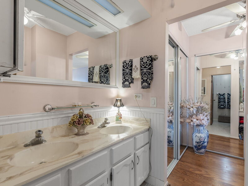9731 N Fox Glen Drive Niles IL 60714