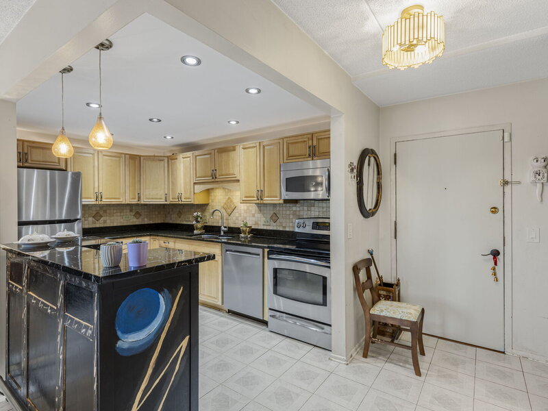 9731 N Fox Glen Drive Niles IL 60714