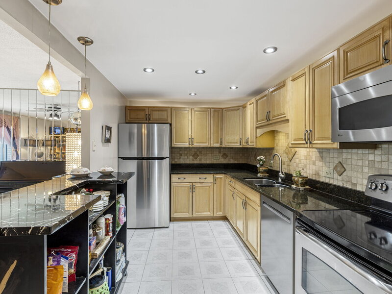 9731 N Fox Glen Drive Niles IL 60714