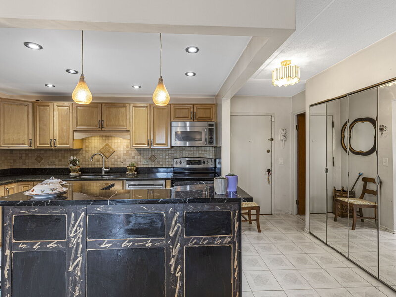 9731 N Fox Glen Drive Niles IL 60714