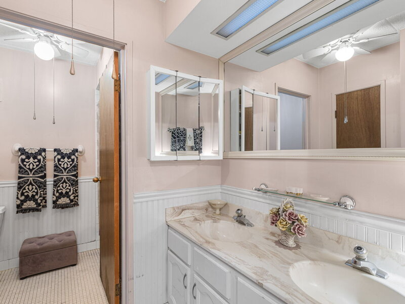 9731 N Fox Glen Drive Niles IL 60714