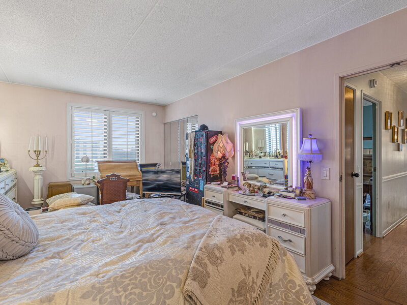9731 N Fox Glen Drive Niles IL 60714